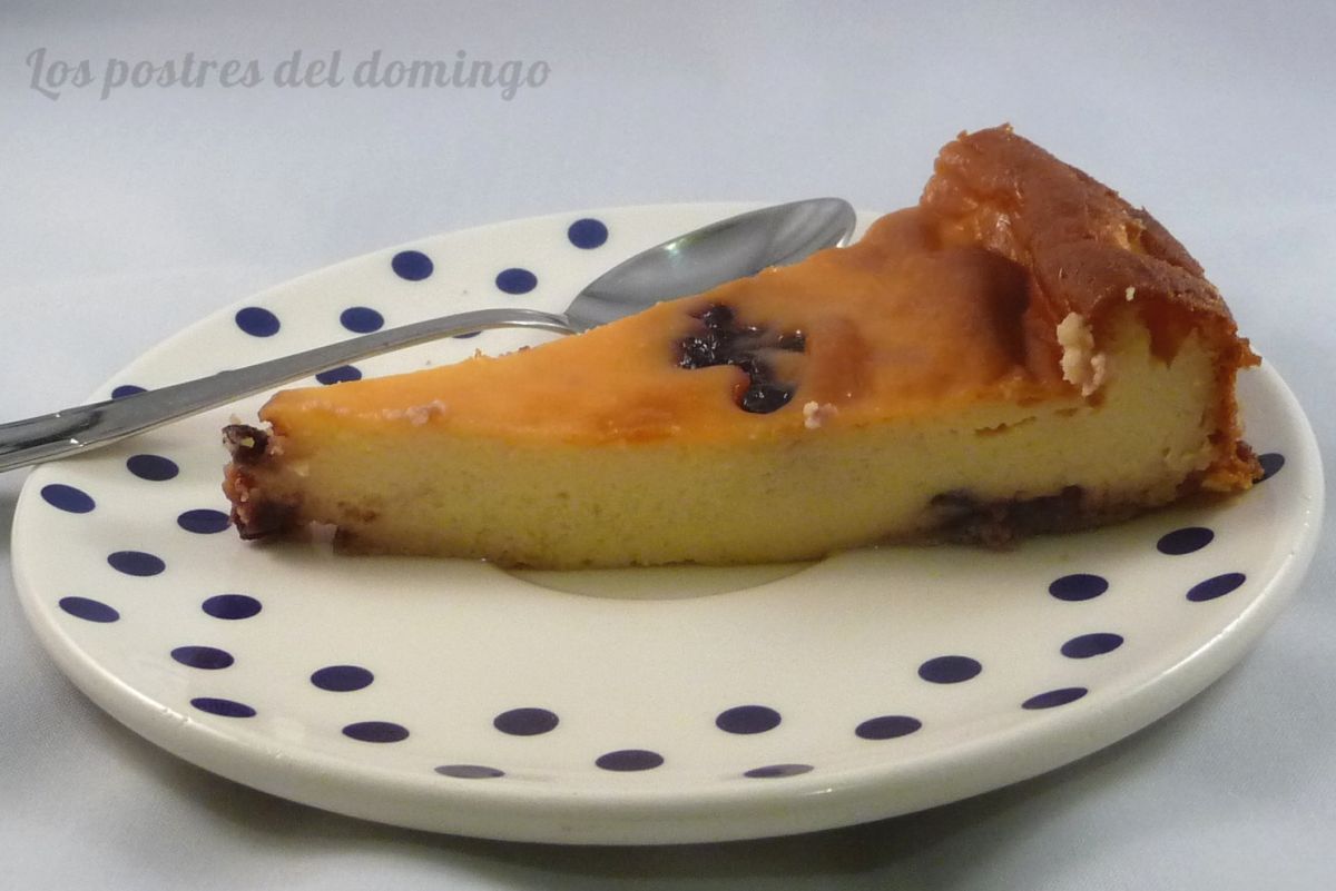 Tarta de queso y arándanos corte