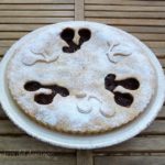 tarta de manzana y cerezas