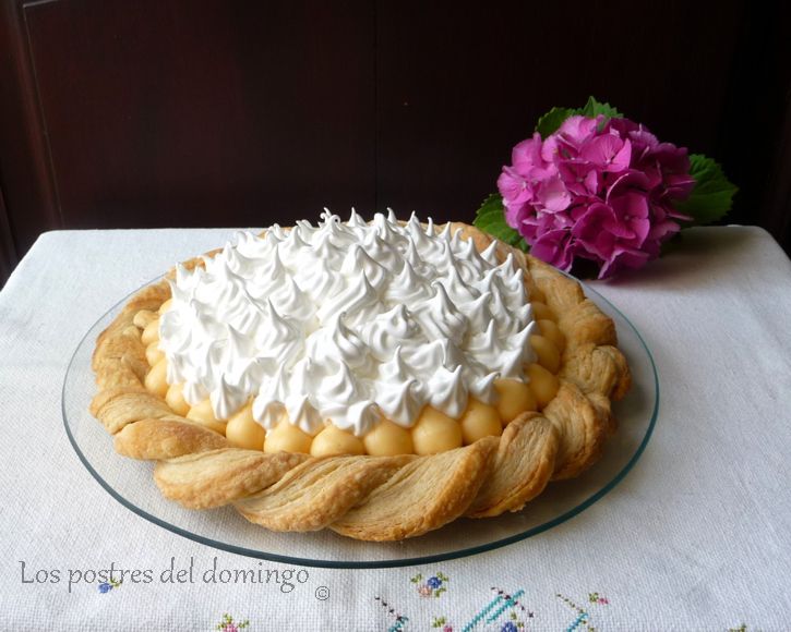 https://www.lospostresdeldomingo.com/milhojas-de-crema