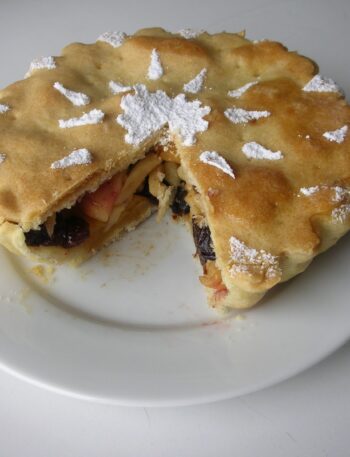 Empanada de manzana y frutas secas