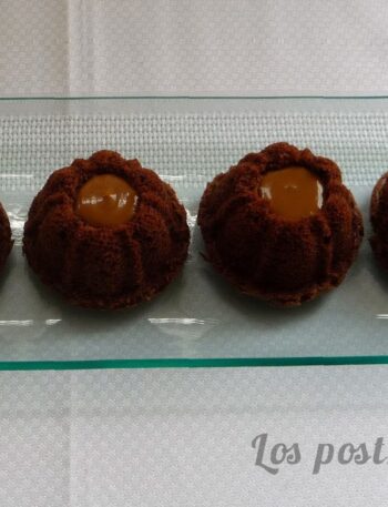 Pastel de chocolate con dulce de leche