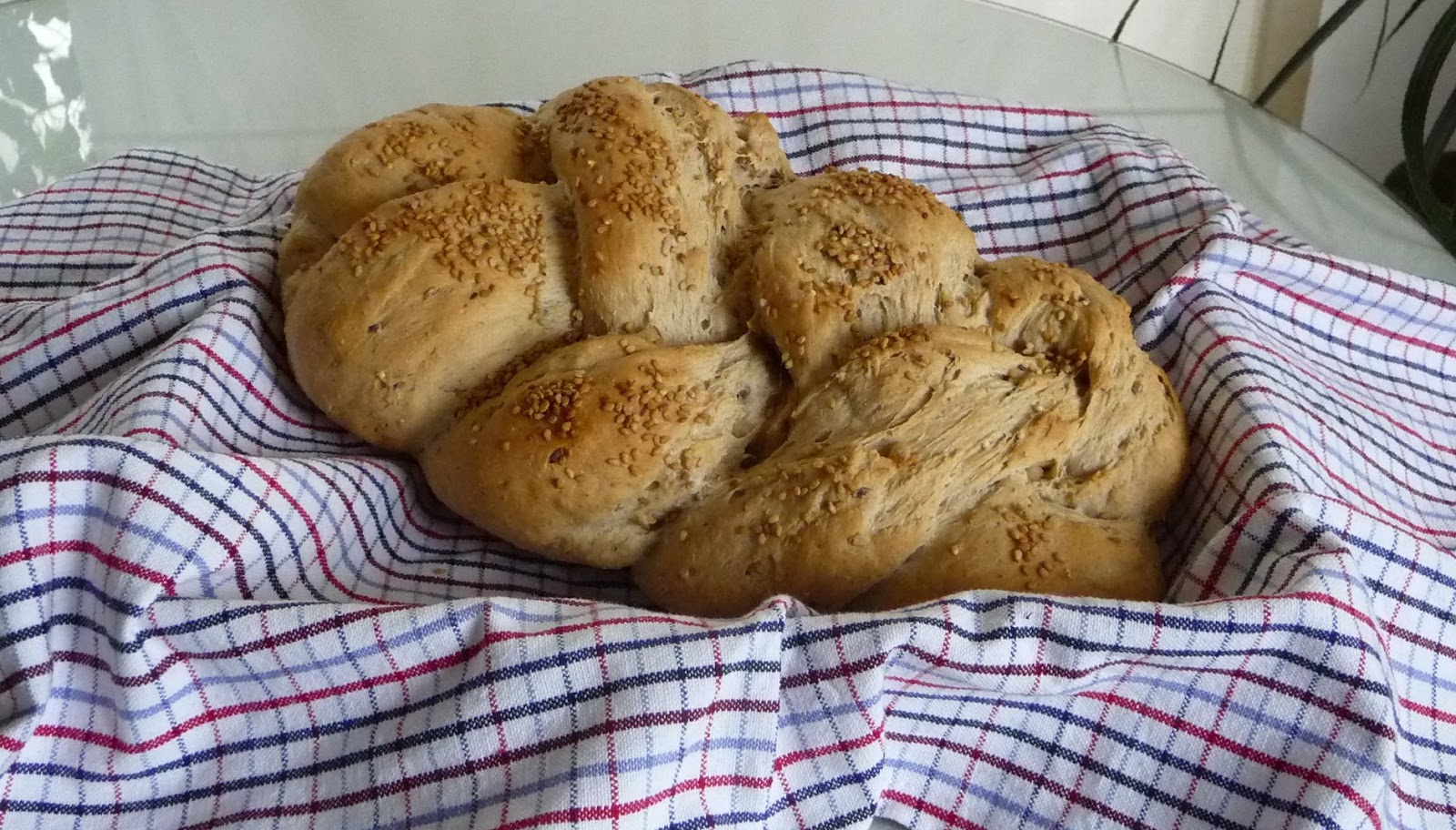 Trenza de pan con semillas